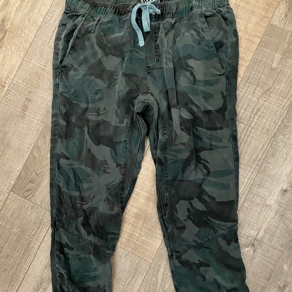 Pam & Gela drawstring army tie